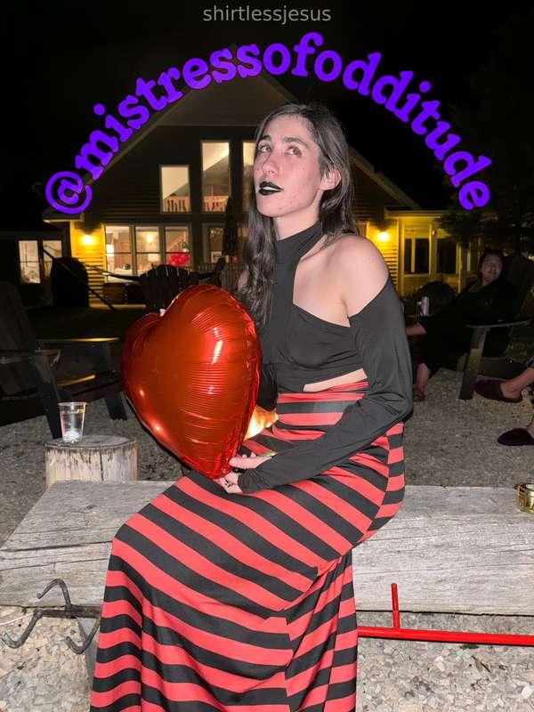 go follow @mistressofodditude for a good time and a long tim..