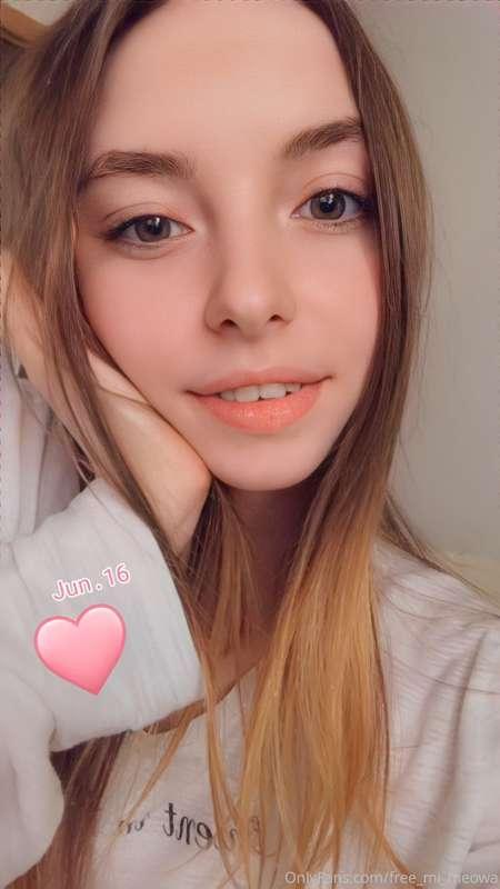 Me looking on my daddy ☺️💖 👉🏻👈🏻
