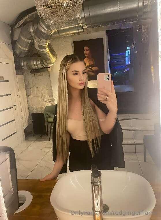 ## Explore the sexy beauty of @charlize_iceice with her natu..