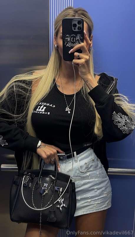 Up and up... but couldn't resist a quick selfie on the way 😏..