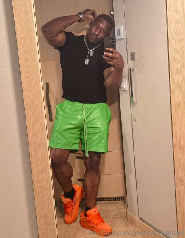 Summer colors in full effect in da Caribbean 🍊🍈#JustinTheMod..