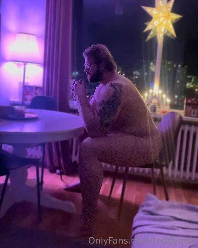 Giant nude man in deep thought. Why are you disturbing?
