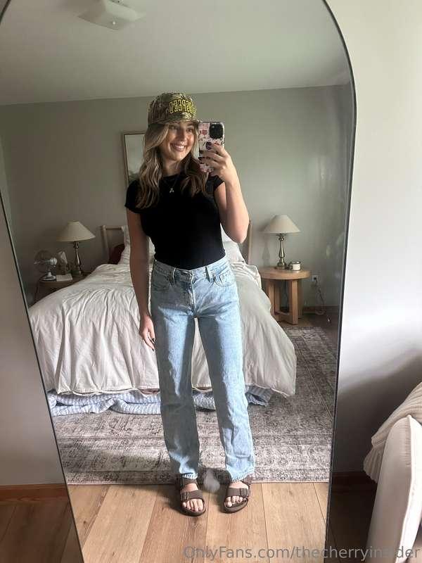 what everyone else sees vs what you get to see 🤫