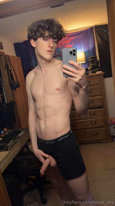 twink_shy image #0
