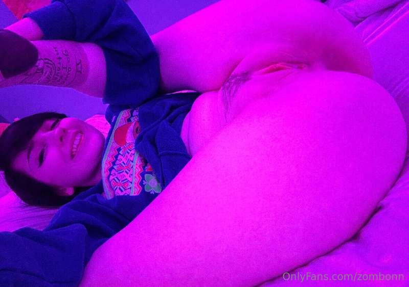 do u like it when i spread my legs?? :3
