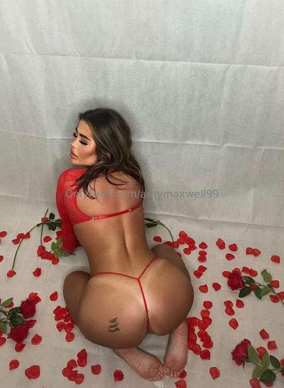 Happy valentines 🌹👀