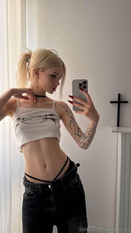 Every inch of me is a soft invitation🥰