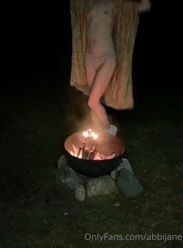More fun outside by the fire 😍 I couldn’t help but share 😘🥰