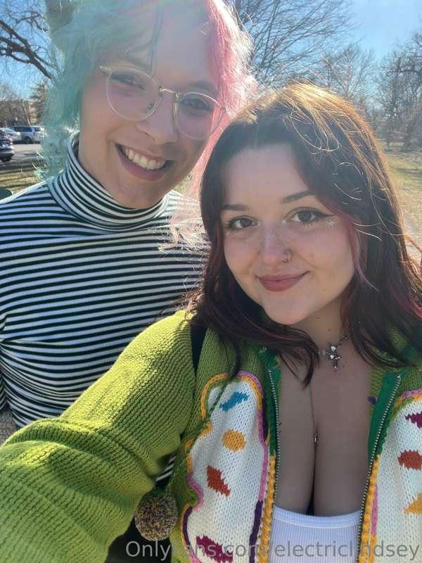 happy valentine’s day form us :* sexy content coming later!