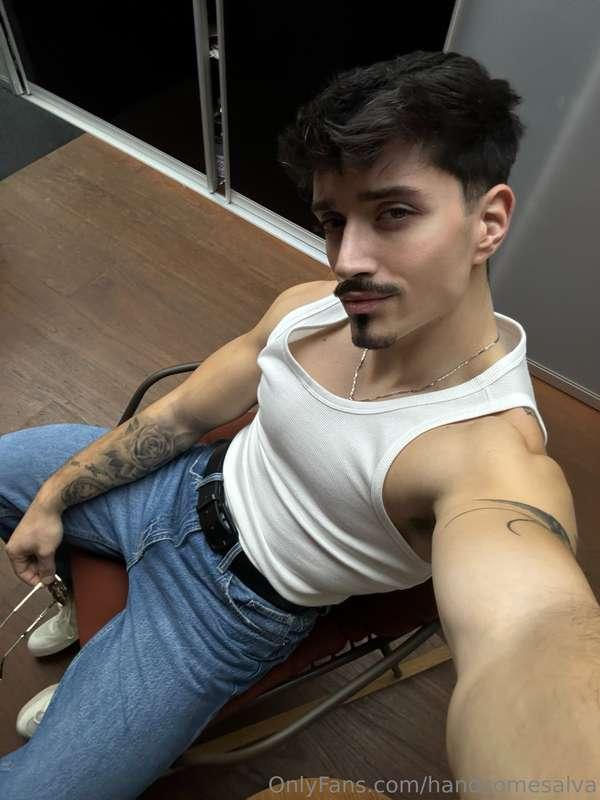 Wanna have a chat or what?😏