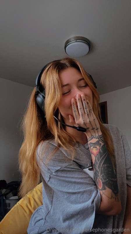 Don’t I deserve a “good girl” for posting content AND writin..