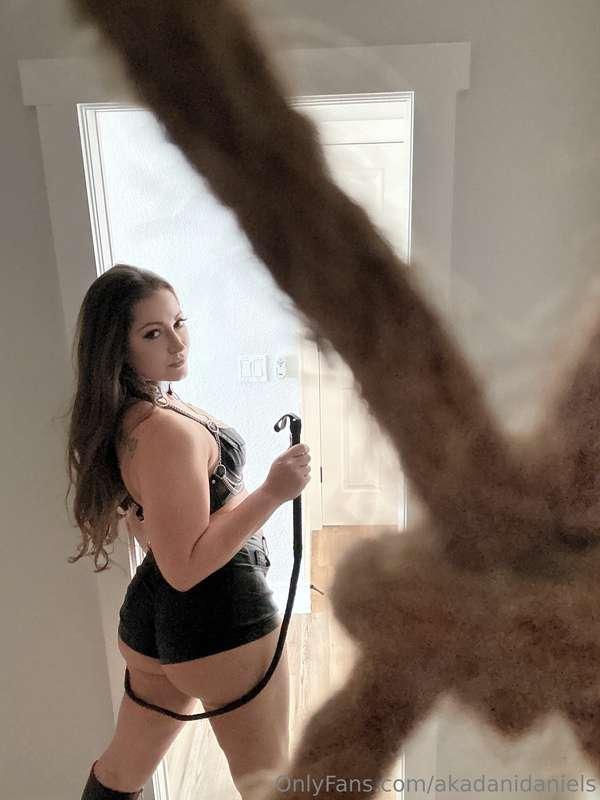 A little BUTT before bed 🍑 Please make sure your Auto-Renew ..