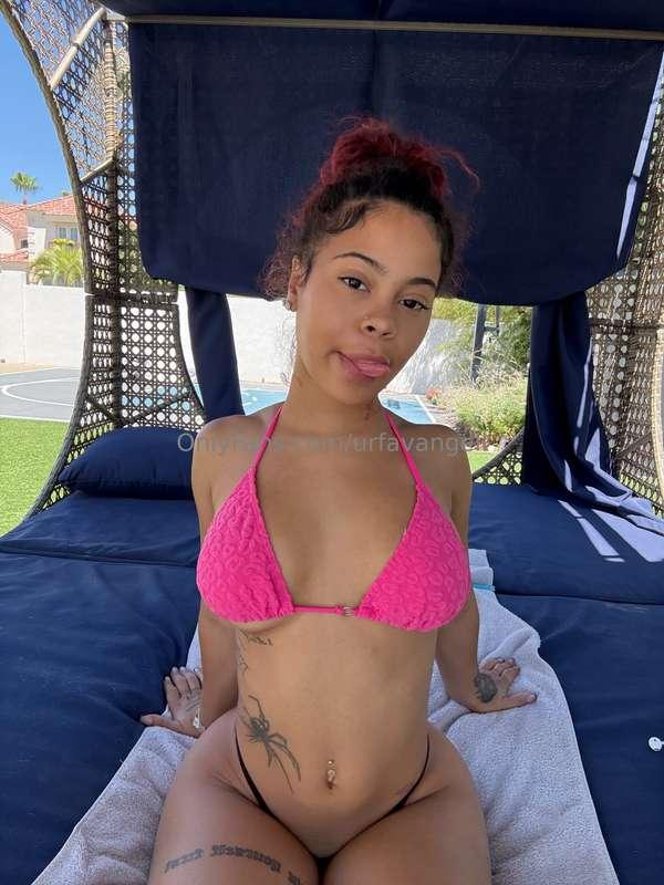 Messiest outside blowjob I’ve ever given🤪🌳 I let him cum so ..