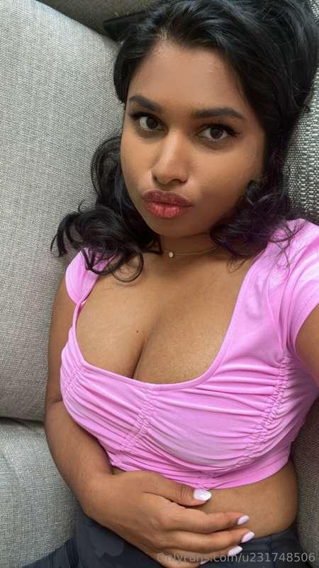 Come lay down with me babe
🫦🍒🍆😈