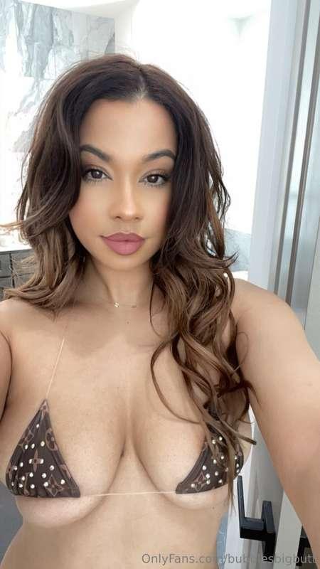 Come play with me on live 🖤