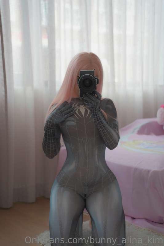 let's get naughty in this cosplay 😈