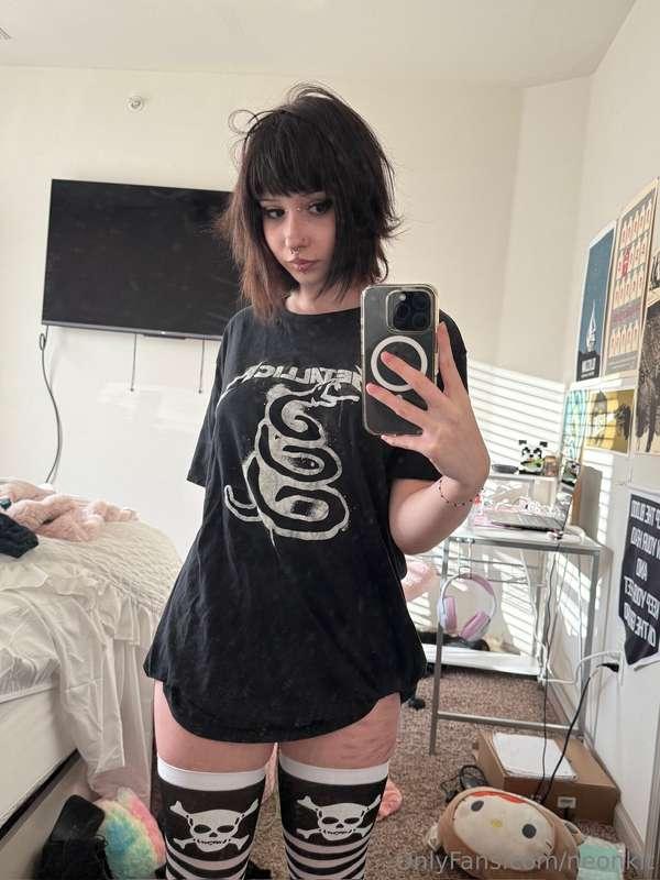 drop your favorite band 👇🖤