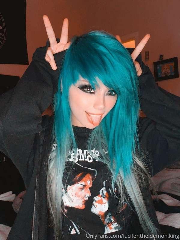 I hate when mah hair fades unevenly >:[