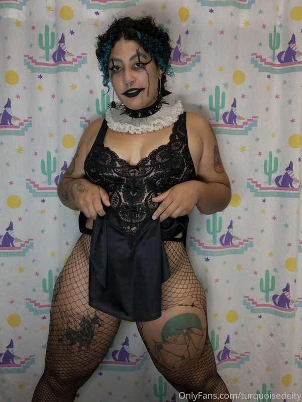 Swipe for booty 🍑
This months rebill photo is a good one in ..