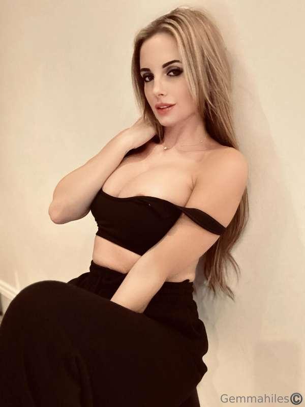 Behaving like a little slutty girl😇💦
