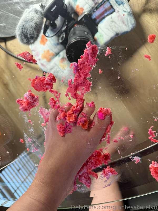 Sweetening up your Sunday night with behind the scenes snaps..