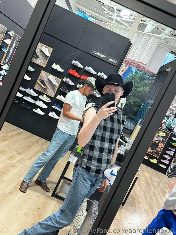 aaronlennoxxx image #0