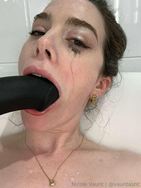 Want to cum with me in the tub?

Tip 14.99 if you'd hop righ..