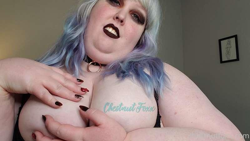 Are big titty goth girlfriends out of style, yet?