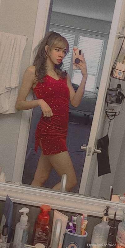 Red dress red dress ❤ 

Do you like what you see?