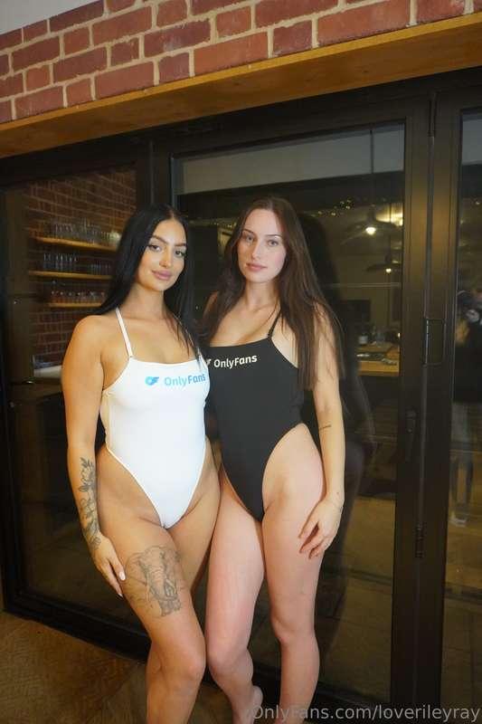 Check your dms to see us naked 😈