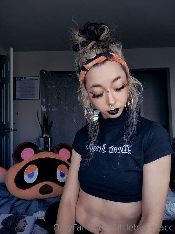 Tiny titty playtime 🩷✨️