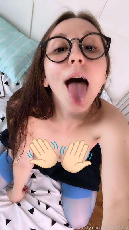 Long time no see your dick 😜💦🍓✨

Happy Friday! Today is a free rate day! Subscribe to receive my honest opinion for free or leave a tip 📣🤭🤩😭 

Usual price: 
$8 text rate
$20 video rate (lingerie)
$30 video rate (nude)
$20 funny Snap mask rate



#stockings #nylons #selfie #fyp #pussy #boobs #upskirt #nylon #panty #glasses