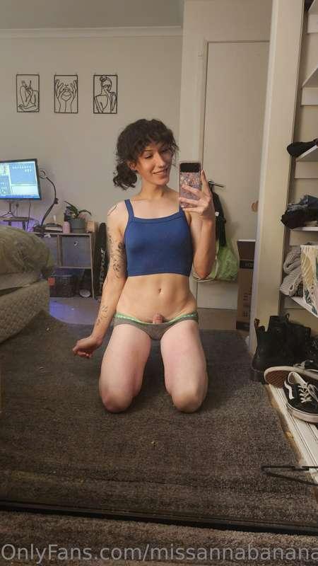 Would you suck me off while I play video games? xx
