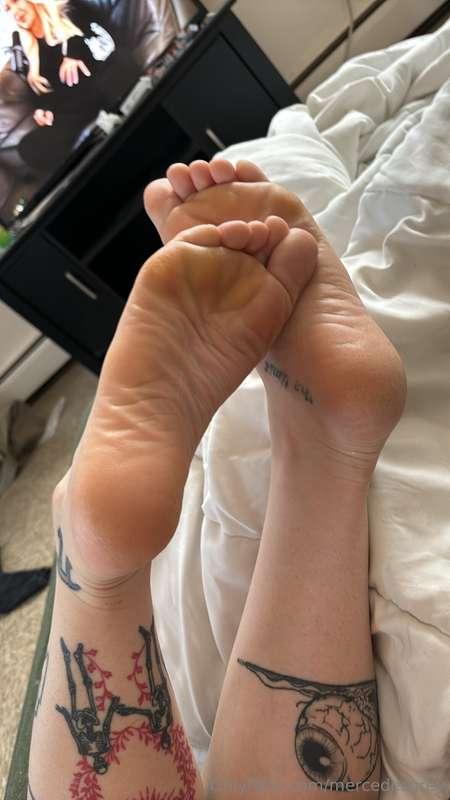 👣👣