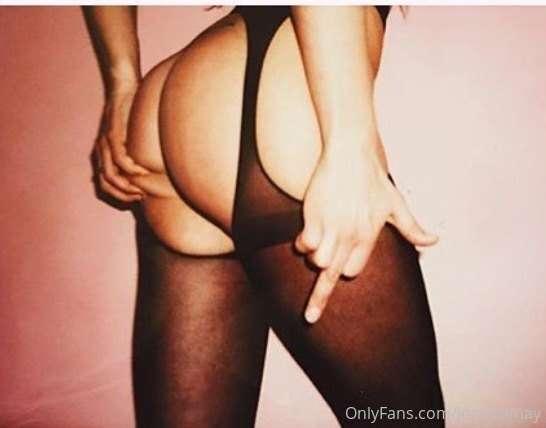 DM me 🖤