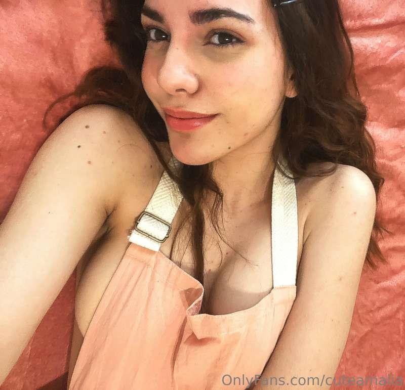 cuteamalia image #0
