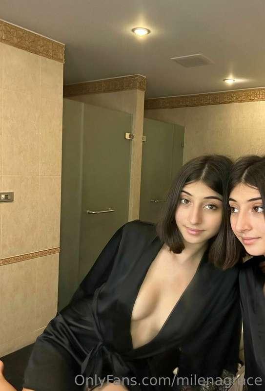 This month i will release my first SEXTAPE..🥺🥺
are you excit..