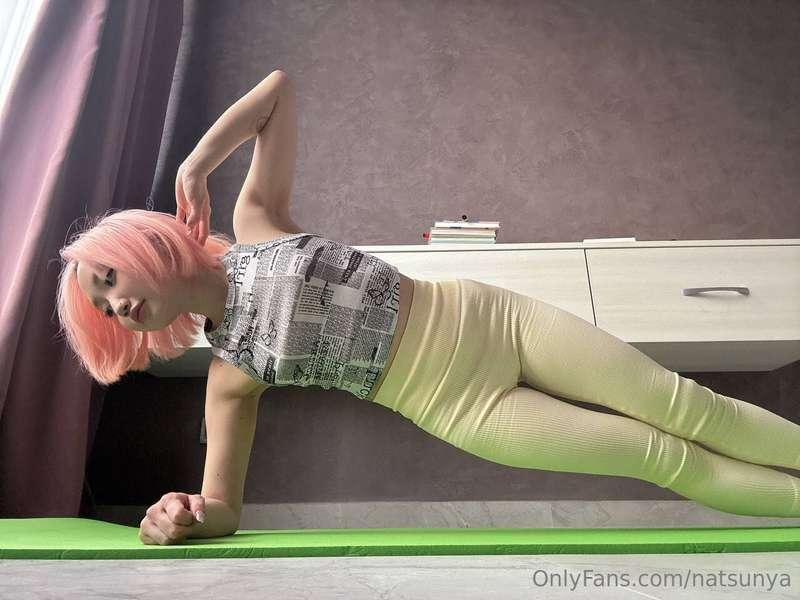 Working on my abs… I want six. No, eight! •.•✧