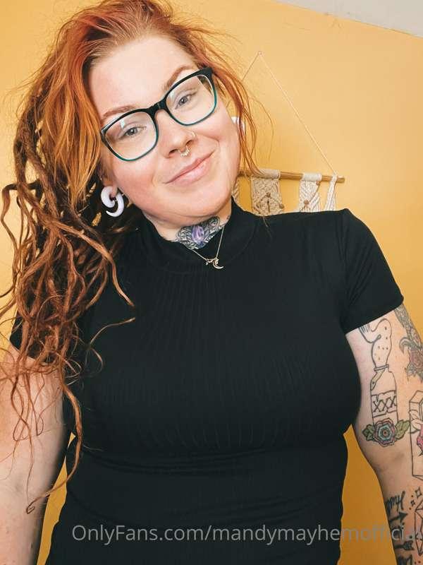 No one can make messy dreads look as sexy as I can. 😈
