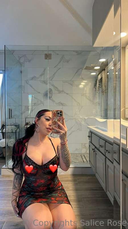 Hi from your favorite little FREAK!!😈💦❤️ DM ME RIGHT NOW to ..
