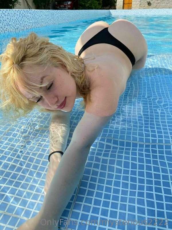 @ailindbabe @ailindbabe

Hey, babe 😍 come on to my profile a..