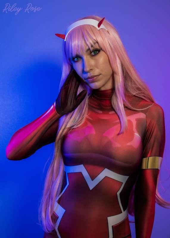002 SFW Cosplay Set!
