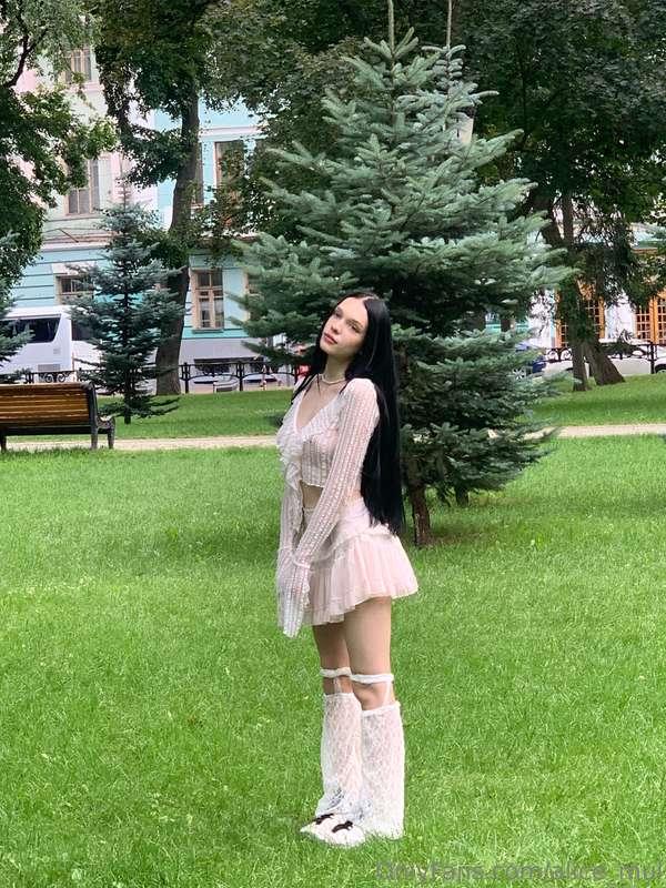 How do you like my outfit?😇🤍