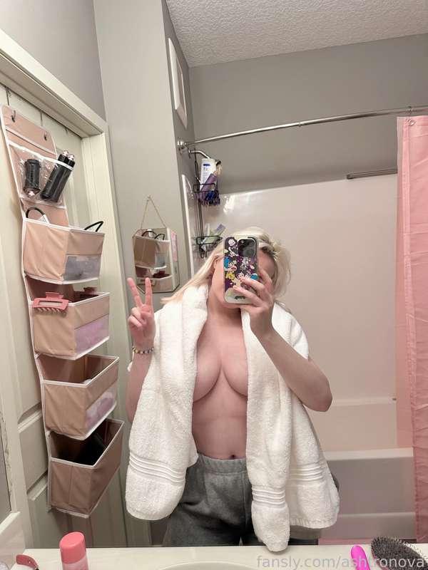 shower time 🛀🧽🧼🚿