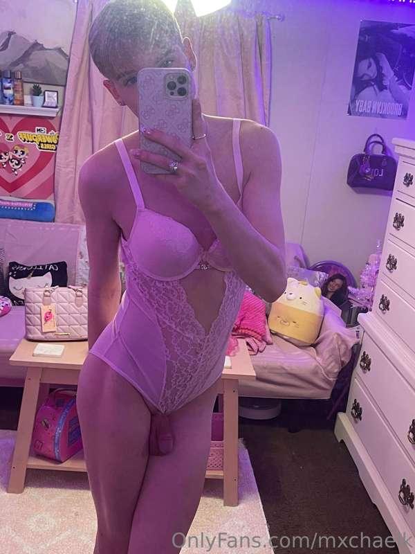 i need to clean this mirror 😘