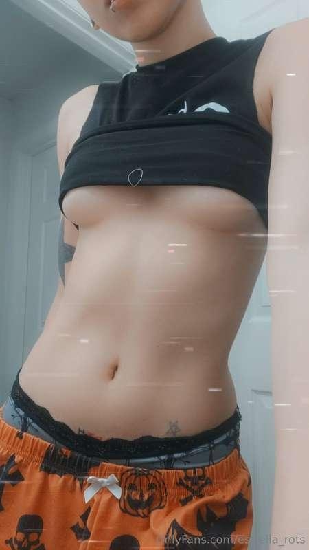 Tip me to leave kisses on my tummy ♡♡