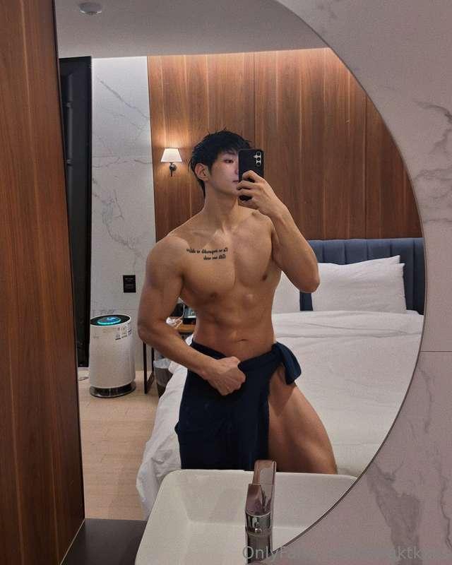 벌써 올해 두번째 VIP메세지네요☺️☺️이번 설 연휴가 길다보니 촬영일정이 잡혀서 혼자 숙소에 있을 기회가 ..