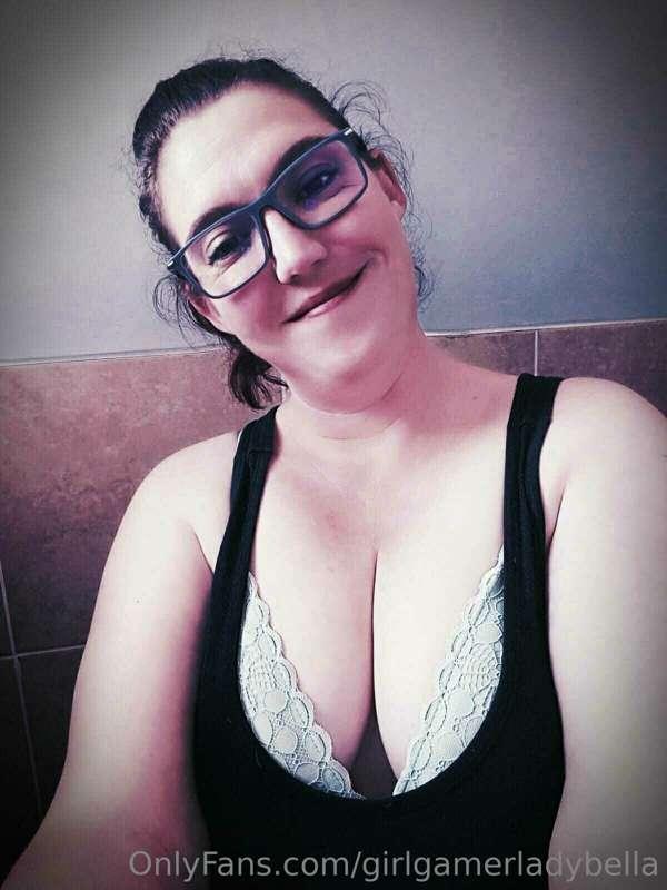 girlgamerladybella image #0