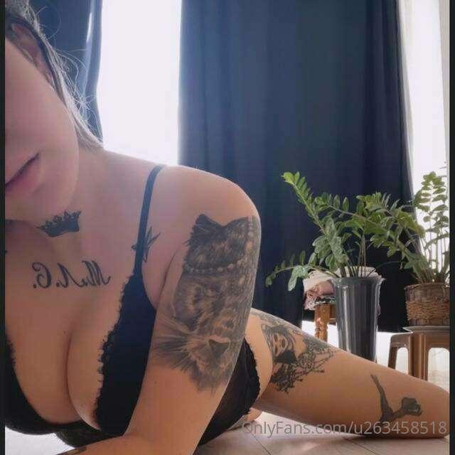 What are you more attracted to in women, ass or boobs?🍑