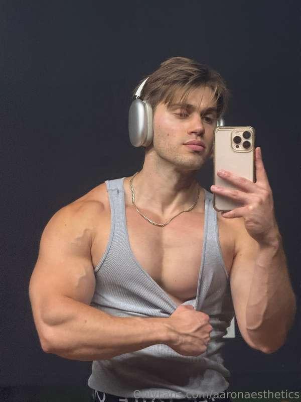 Can you tell it was chest day? 